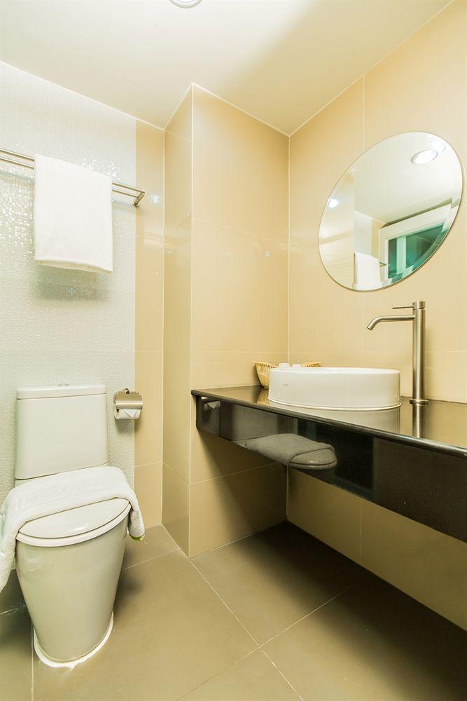 Le Touche Hotel Bangkok Eksteriør billede