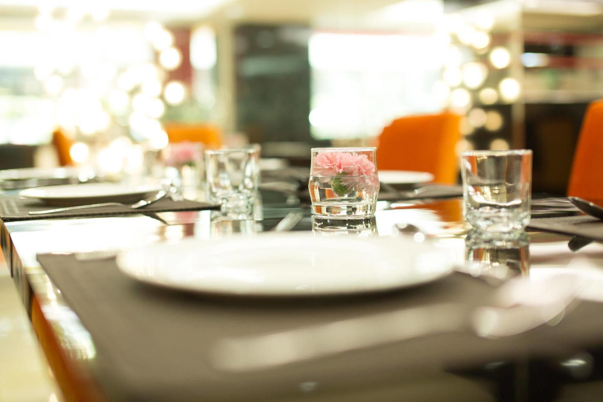 Le Touche Hotel Bangkok Eksteriør billede